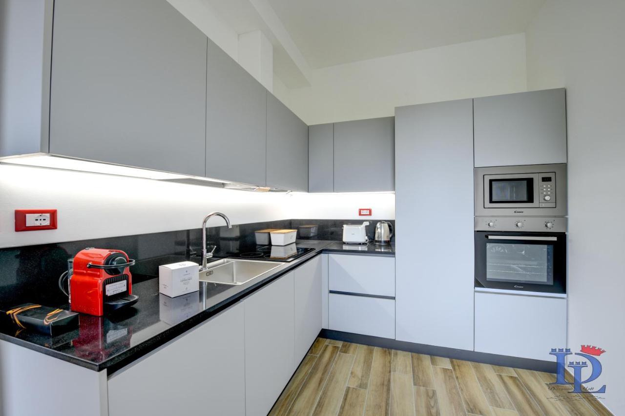 Desenzanoloft Official Partner Marriott Homes & Villas - Palazzo Visconti Luxury Suite Desenzano del Garda Exterior photo