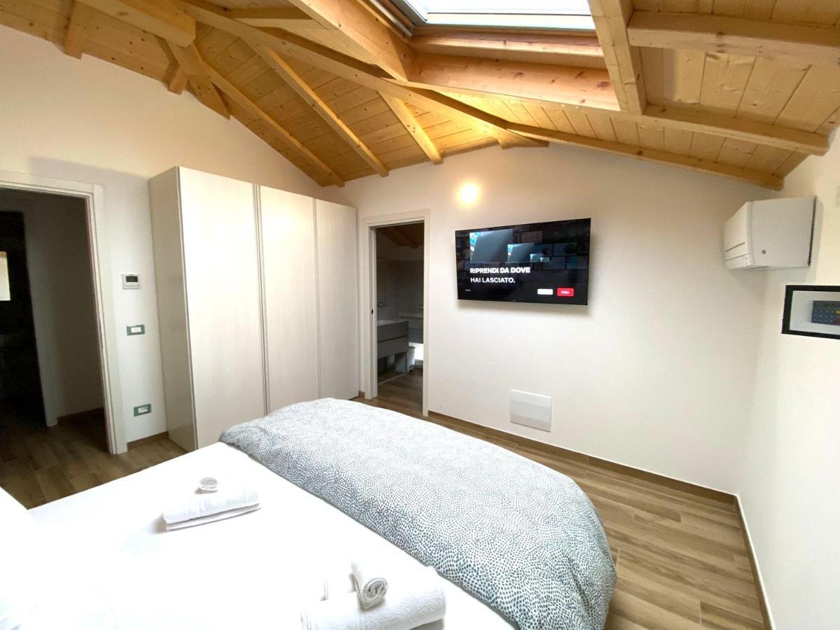Desenzanoloft Official Partner Marriott Homes & Villas - Palazzo Visconti Luxury Suite Desenzano del Garda Exterior photo