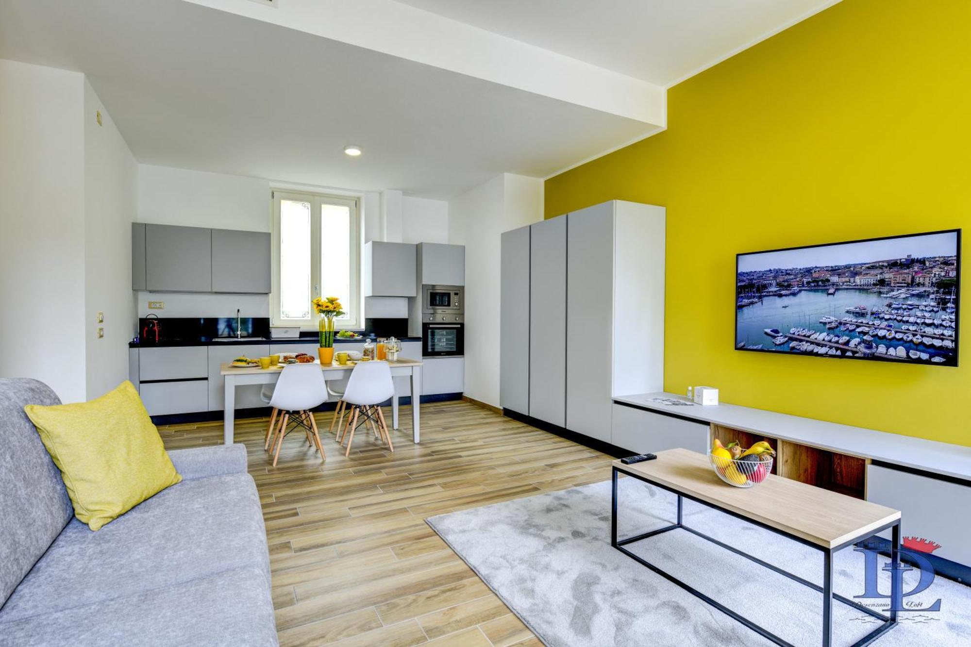 Desenzanoloft Official Partner Marriott Homes & Villas - Palazzo Visconti Luxury Suite Desenzano del Garda Room photo