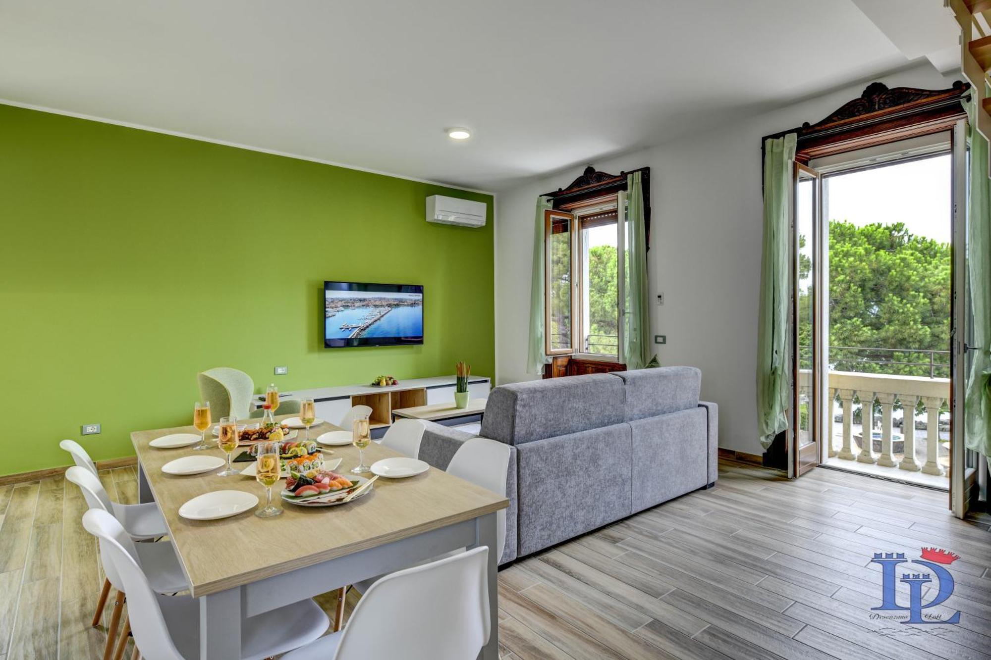 Desenzanoloft Official Partner Marriott Homes & Villas - Palazzo Visconti Luxury Suite Desenzano del Garda Room photo